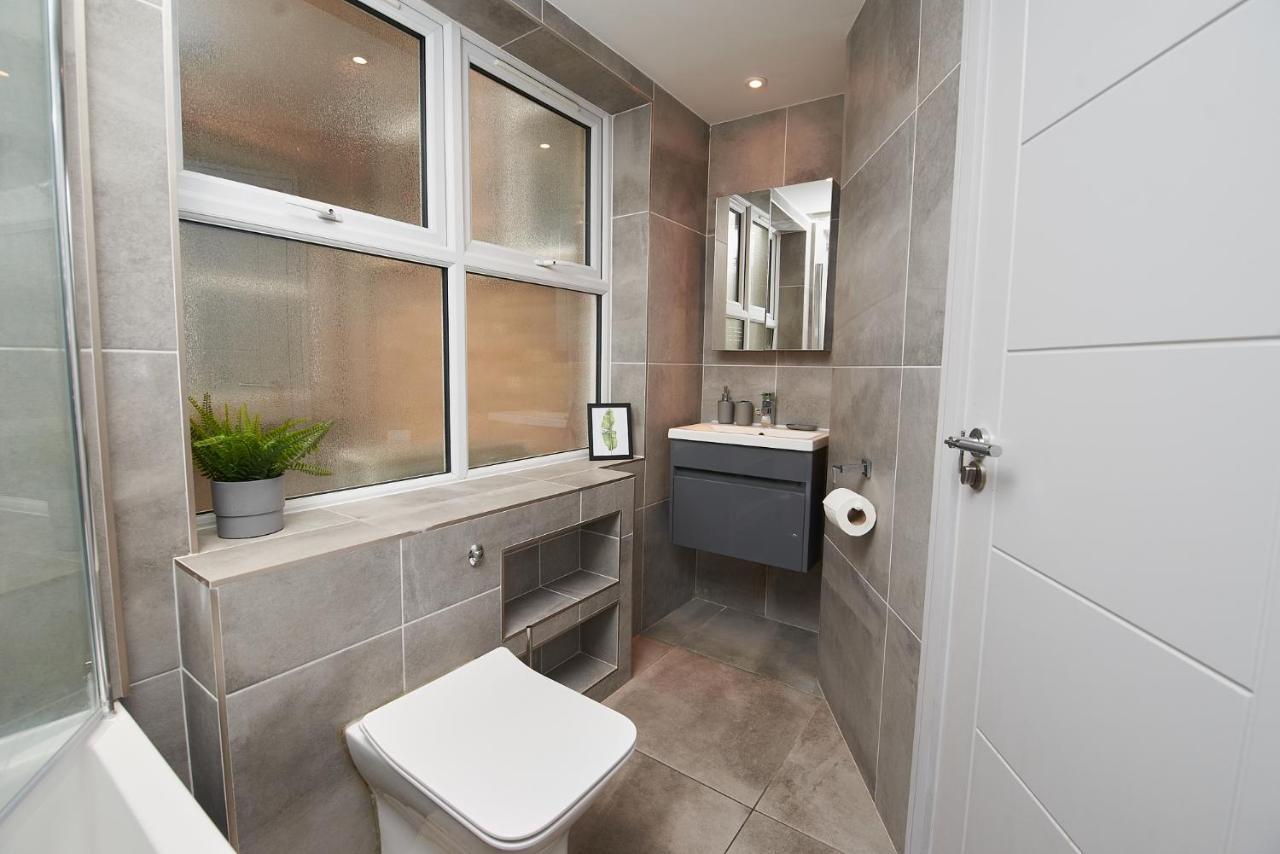 High Spec 2 Bed Apartment W/Parking Available Λονδίνο Εξωτερικό φωτογραφία